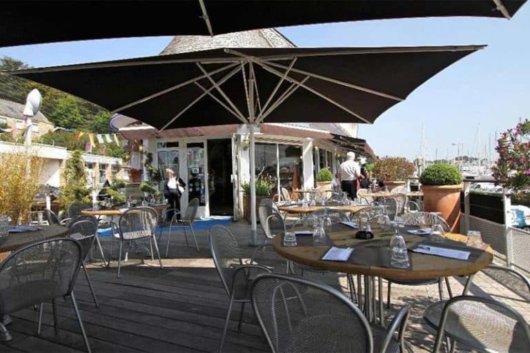 Le Bistrot : Un restaurant installé sur un port
