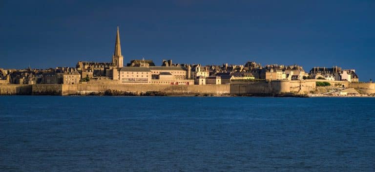 Les différents moyens de se rendre à Saint-Malo depuis Paris